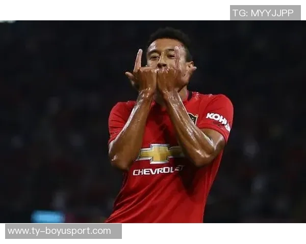 英超官方问球星手机里最出名的联系人是谁，汉密尔顿诺天王被提