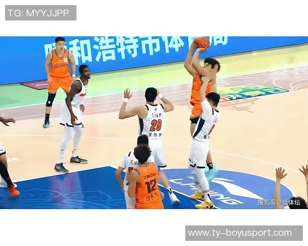 奎因近期状态火热场均178分72篮板66助攻投篮命中率接近59 奎因近期状态火热场均178分72篮板66助攻投篮命中率接近59