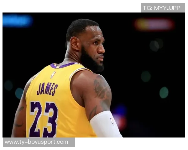 湖人即将迎战爵士詹姆斯重返赛场赛季首秀在即引发期待 湖人即将迎战爵士詹姆斯重返赛场赛季首秀在即引发期待