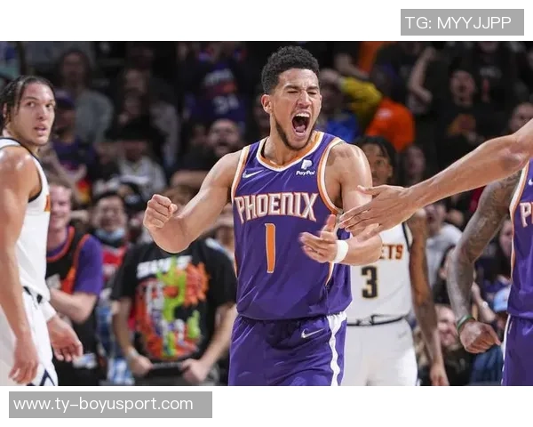 太阳主帅称布克身体状态良好这是球队重要收获与关键进步 太阳主帅称布克身体状态良好这是球队重要收获与关键进步