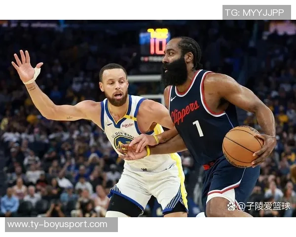 勇士客场对阵76人巴特勒因膝伤缺席库里依旧未能复出