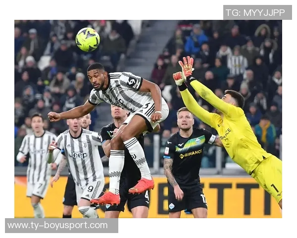 埃因霍温在欧冠赛季中禁区外进球领跑那不勒斯遭遇单场三球重创