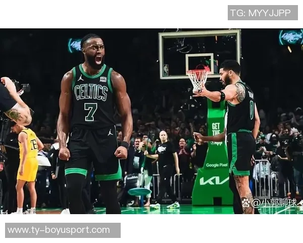 杰伦布朗首节表现抢眼8投5中贡献12分2篮板3助攻助力球队连连得分 杰伦布朗首节表现抢眼8投5中贡献12分2篮板3助攻助力球队连连得分