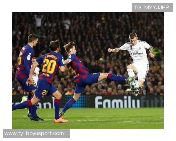 新年祝你好运连连参与活动赢取曼联皇马全新中国文化系列装备盲盒