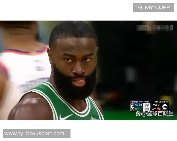 杰伦布朗首节表现惊艳全场5投全中砍下13分2助助力球队进攻