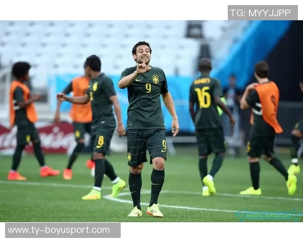 比尔首次参与队内对抗训练状态良好期待揭幕战表现 比尔首次参与队内对抗训练状态良好期待揭幕战表现